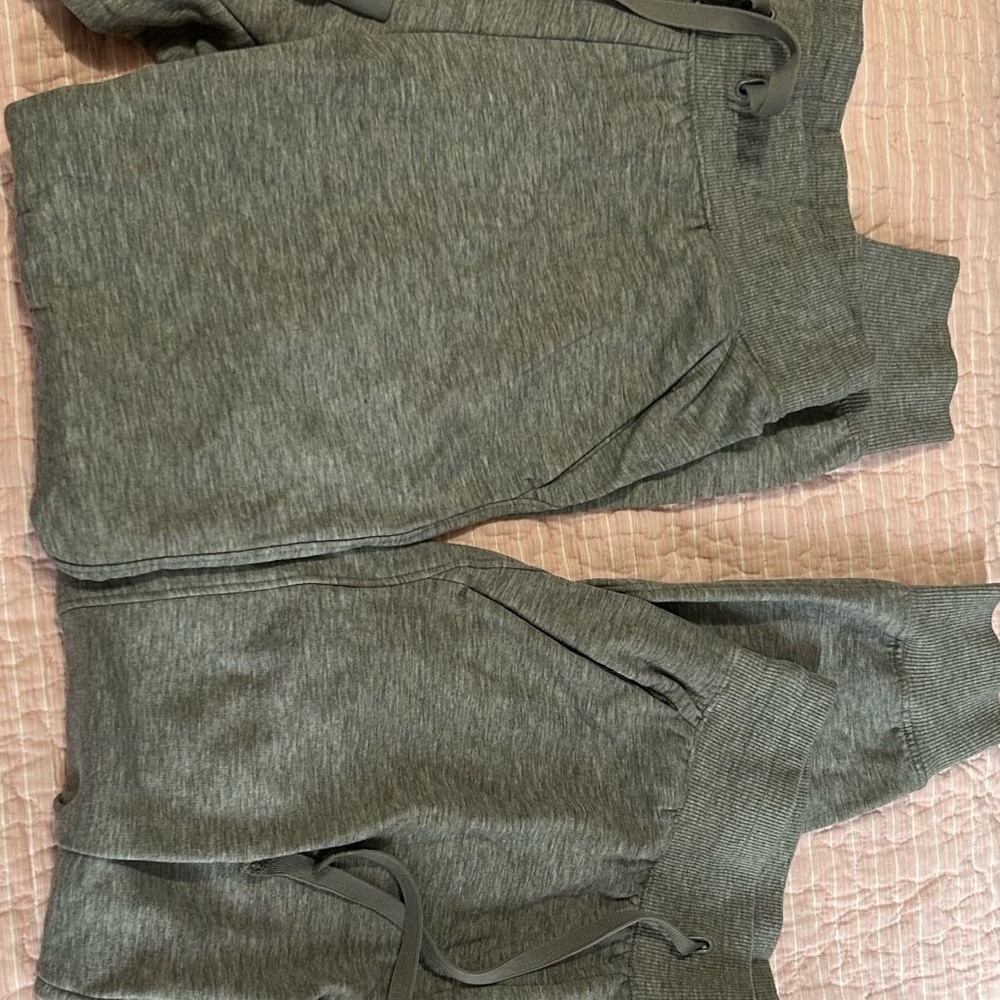 Gray Elastic Waist Sweatpants with Knit Fabric